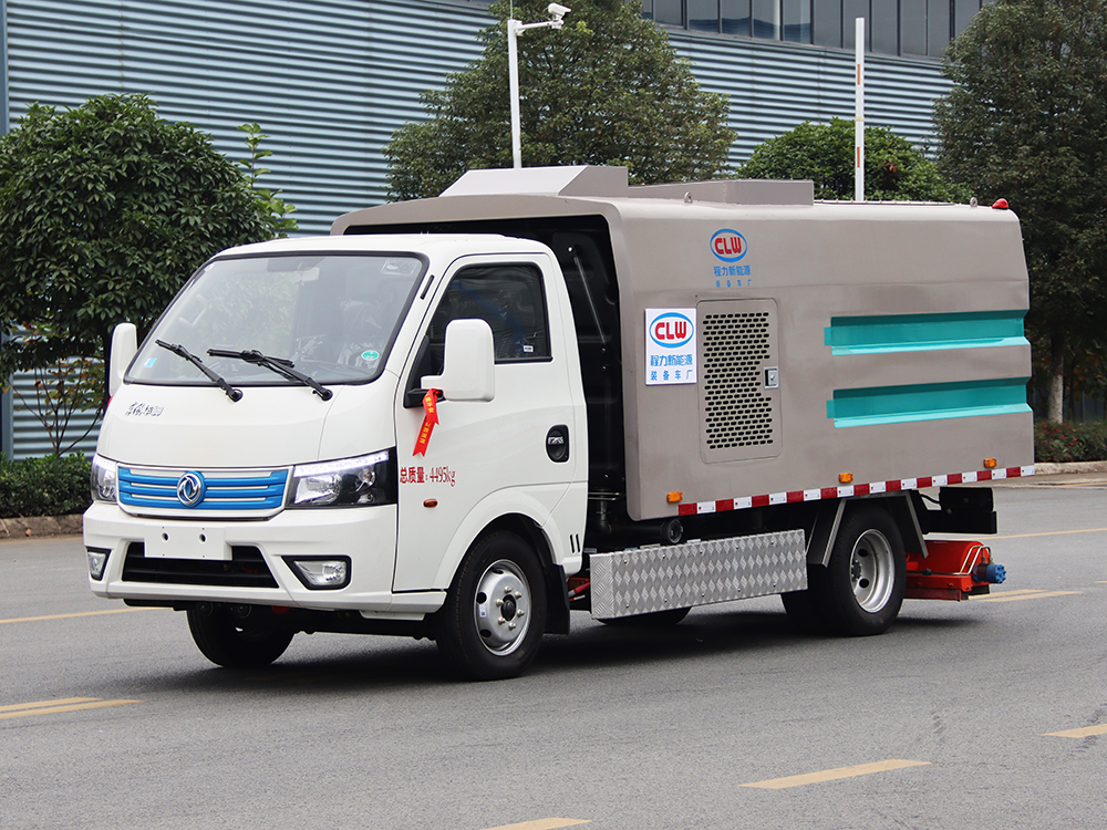 东风华神纯电动吸尘车