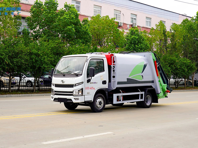 上汽跃进纯电动压缩垃圾车